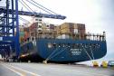 Navio muda de nome e de tripulação após atracar no Porto de Paranaguá
