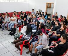 Curso promovido pela Diretoria de Meio Ambiente, em parceria com a empresa responsável pela Defesa Ambiental dos Portos paranaenses, atende 50 moradores da Ponta da Pita. 
