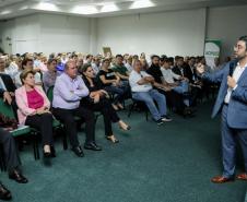 Evento na noite de segunda-feira (9) apresentou obras e projetos para empresários e produtores dos Campos Gerais.