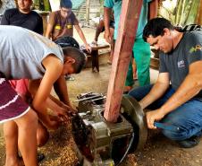 A empresa Portos do Paraná oferece a atividade, nessa semana, na Ilha de São Miguel. Objetivo é ensinar sobre manutenção de motores para que os pescadores fiquem menos dependentes de serviços de terceiros. Ainda em novembro, a atividade acontecerá na Ilha do Teixeira. 
