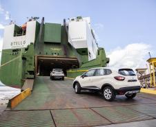 A movimentação de carga geral pelos portos de Paranaguá e Antonina aumentou 7%. De janeiro a novembro deste ano foram cerca de 10,34 milhões de toneladas importadas e exportadas. No mesmo período em 2018 foram 9,66 milhões de toneladas. Neste segmento, o acréscimo é puxado, principalmente, pelos contêineres e veículos.