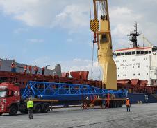 Nesta semana, começou a funcionar um novo shiploader, equipamento usado para carregar navios, no berço 206. Também está sendo instalado um novo guindaste móvel para descarga de fertilizante, nos berços 208, 209 e 211. 