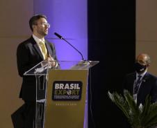 Experiência paranaense e desafios do setor no combate à crise econômica foram discutidos no Brasil Export, que acontece nesta segunda e terça-feira (23 e 24). O evento reúne autoridades do setor, empresários e usuários de todo o País. 