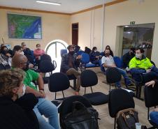 Comunidade apoia programa Lideranças comunitárias apoiam programa da Portos Paraná para recuperar áreas degradadas para recuperar áreas degradadas