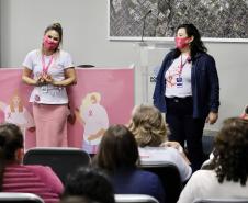 oram três dias intensos de programação da Portos do Paraná para marcar o Outubro Rosa. De segunda a quarta-feira (4 a 6), por quase duas horas durante as tardes, 150 mulheres, trabalhadoras dos portos, se reuniram para falar da saúde e de autocuidado.