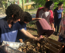 Portos do Paraná instala novas composteiras em escolas da Ilha do Mel