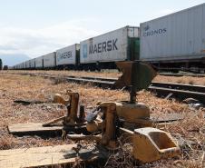 Porto de Paranaguá registra aumento de transporte de cargas por ferrovia em maio