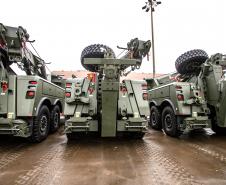 Porto de Paranaguá recebe 20 viaturas blindadas do Exército fabricadas nos EUA