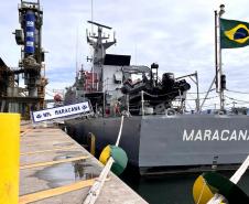 Após três dias em Paranaguá, navio-patrulha da Marinha segue em missão pela costa brasileira