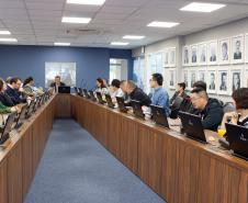 Comitiva com empresários chineses visita a Portos do Paraná