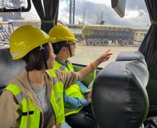 Comitiva com empresários chineses visita a Portos do Paraná