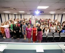 Colaboradoras da Portos do Paraná participam de evento sobre o sagrado da mulher