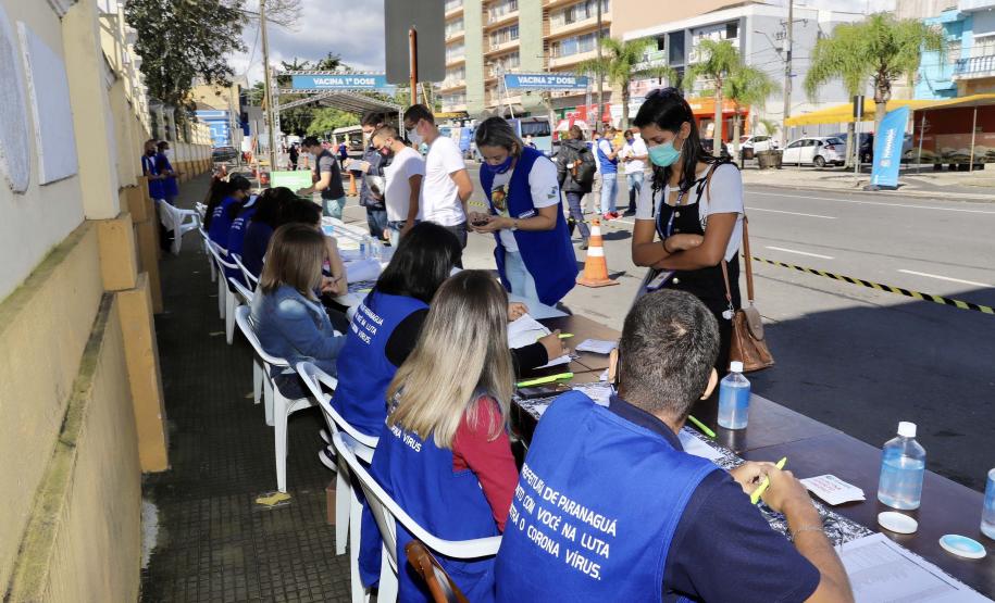 Mais de 80% dos portuários foram vacinados no Paraná.