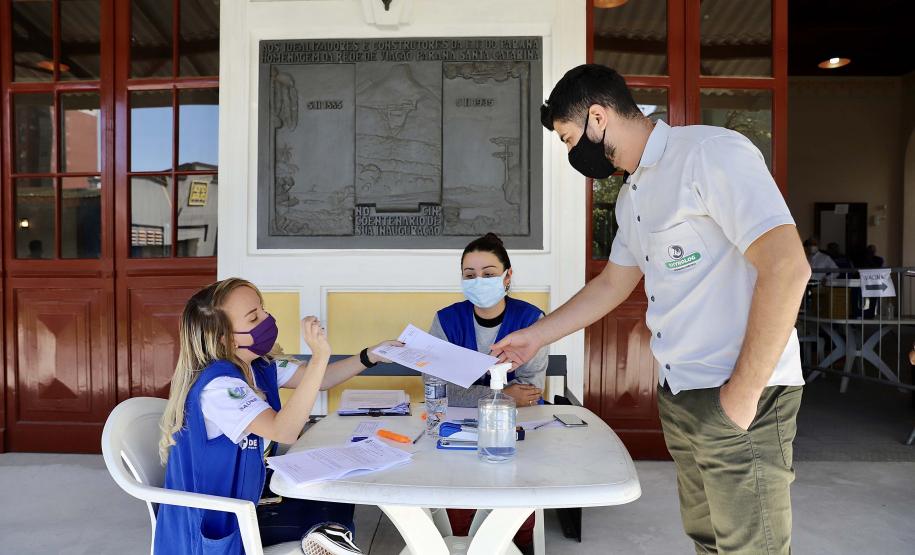 Mais de 80% dos portuários foram vacinados no Paraná.