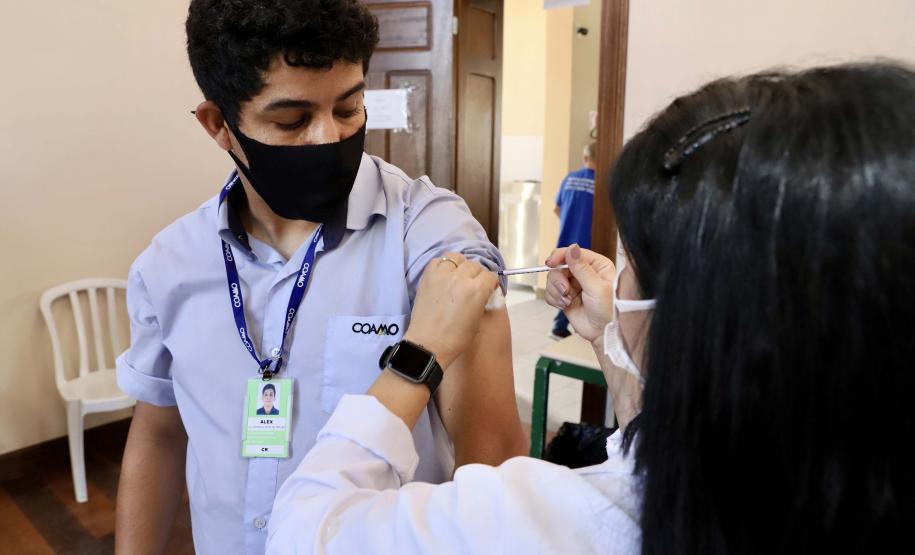 Mais de 80% dos portuários foram vacinados no Paraná.