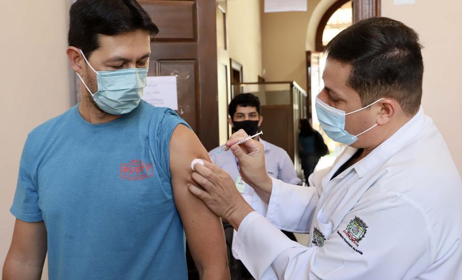 Mais de 80% dos portuários foram vacinados no Paraná.