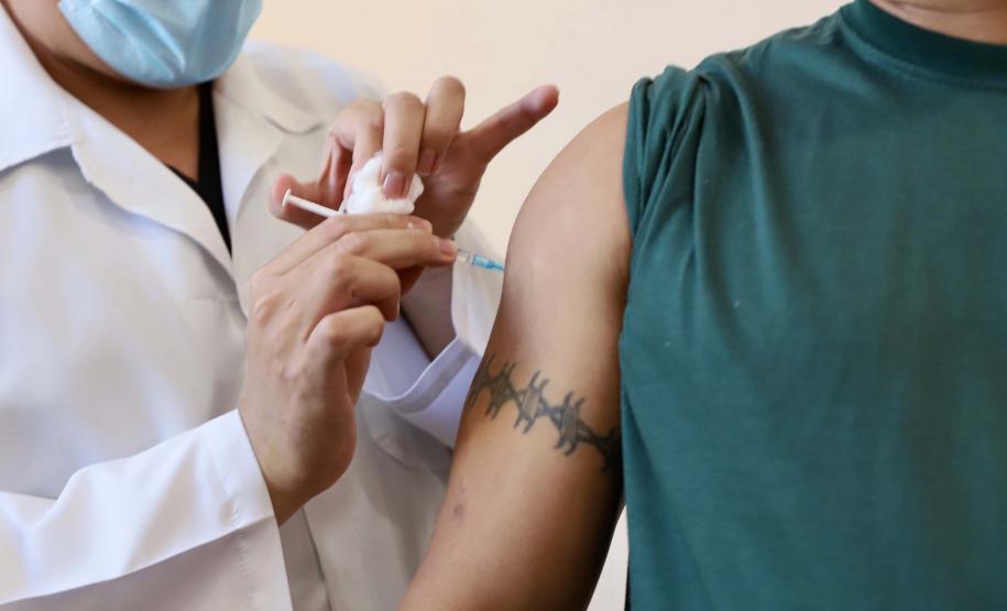 Mais de 80% dos portuários foram vacinados no Paraná.