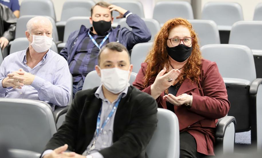 Comitiva do porto catarinense visitou estrutura paranaense e conheceu um pouco mais sobre a gestão e a operação portuária adotadas em Paranaguá e Antonina.