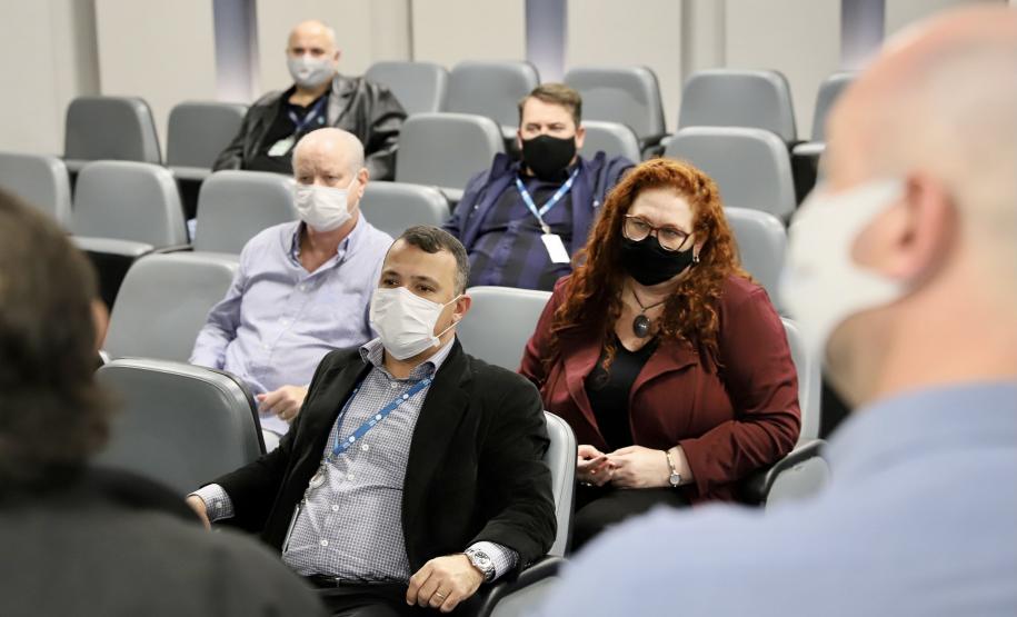 Comitiva do porto catarinense visitou estrutura paranaense e conheceu um pouco mais sobre a gestão e a operação portuária adotadas em Paranaguá e Antonina.