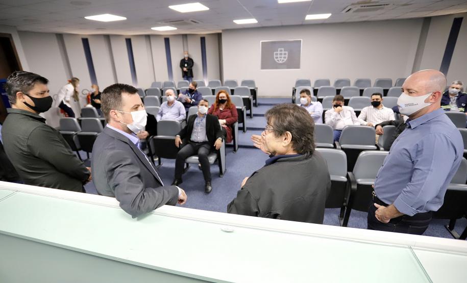 Comitiva do porto catarinense visitou estrutura paranaense e conheceu um pouco mais sobre a gestão e a operação portuária adotadas em Paranaguá e Antonina.