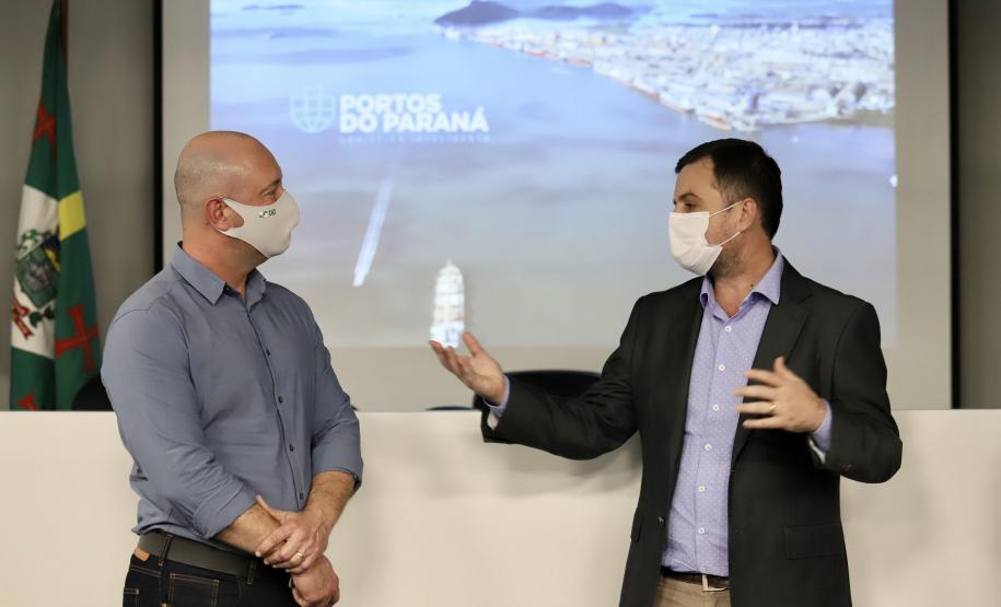 Comitiva do porto catarinense visitou estrutura paranaense e conheceu um pouco mais sobre a gestão e a operação portuária adotadas em Paranaguá e Antonina.