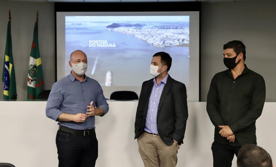 Comitiva do porto catarinense visitou estrutura paranaense e conheceu um pouco mais sobre a gestão e a operação portuária adotadas em Paranaguá e Antonina.