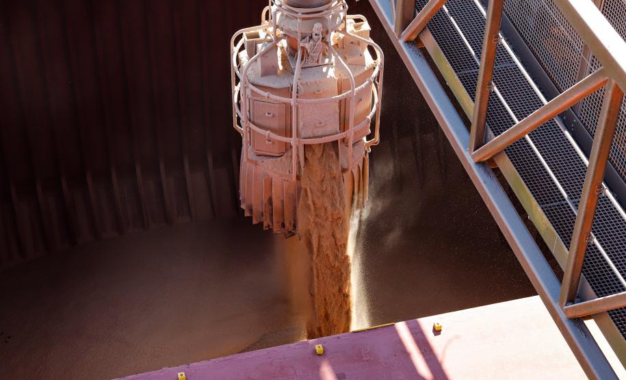 A alta foi observada tanto na importação quanto na exportação mensal, comenta o diretor-presidente da Portos do Paraná, Luiz Fernando Garcia. Em julho, as exportações somam 3.553.905 toneladas – 7% a mais que as 3.330.290 toneladas registradas no mesmo mês, em 2020.