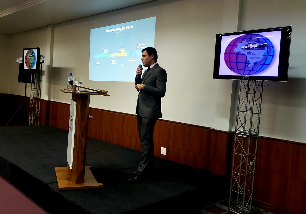 Empresa Portos do Paraná participa de evento sobre cabotagem