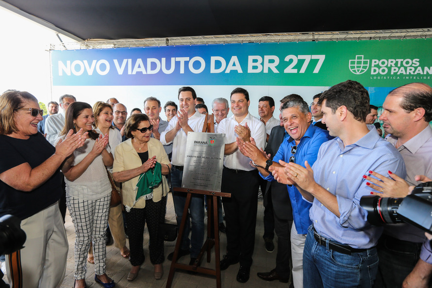 O governador Carlos Massa Ratinho Júnior inaugura nesta quinta-feira (10) , o viaduto da BR-277 e as obras de ampliação do Terminal de Contêineres de Paranaguá (TCP).