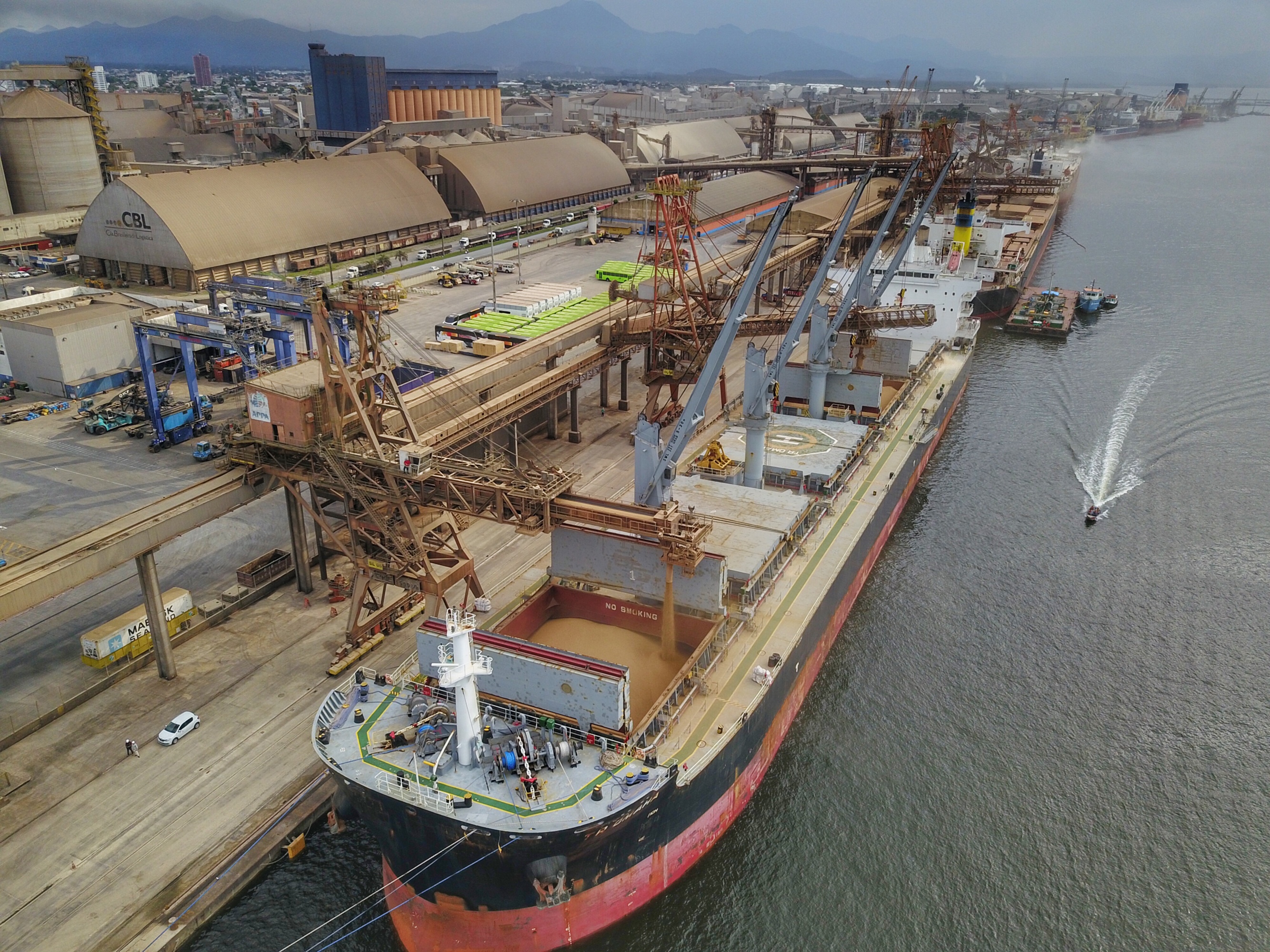 Portos paranaenses receberam a classificação nível A, de menor de risco, da Agência Nacional de Transportes Aquaviários (Antaq). A empresa pública atende às normas definidas para o setor, o que dá segurança aos clientes e usuários e aumenta a confiança do mercado.