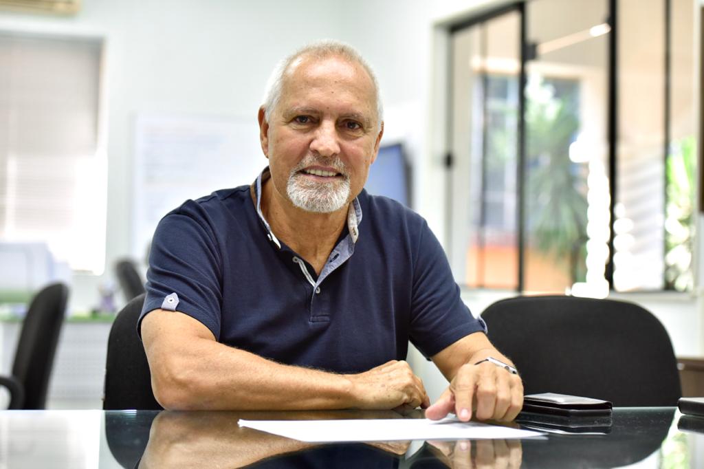 egundo Albano Simões Pinto, um dos responsáveis da agência marítima Cargonave, em Paranaguá, quando se fala em utilização do Canal do Panamá seria para cargas destinadas basicamente ao Norte da China.