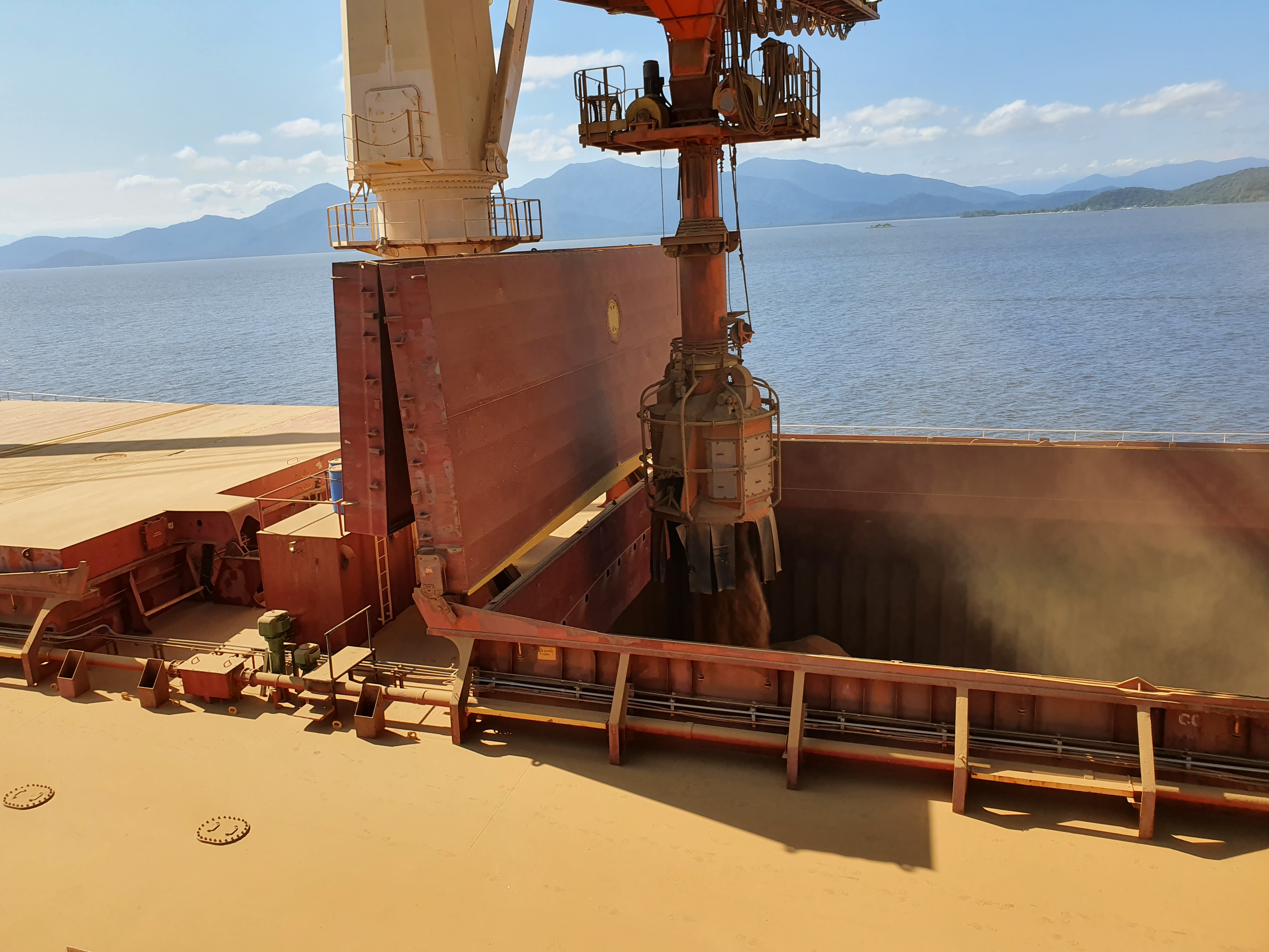 Quantidade embarcada pelo Corredor de Exportação do Porto de Paranaguá nos últimos oito meses já supera em 5,1%, o total exportado nos doze meses do ano passado. De janeiro a agosto de 2020, foram quase 11,15 milhões de toneladas exportadas do grão.