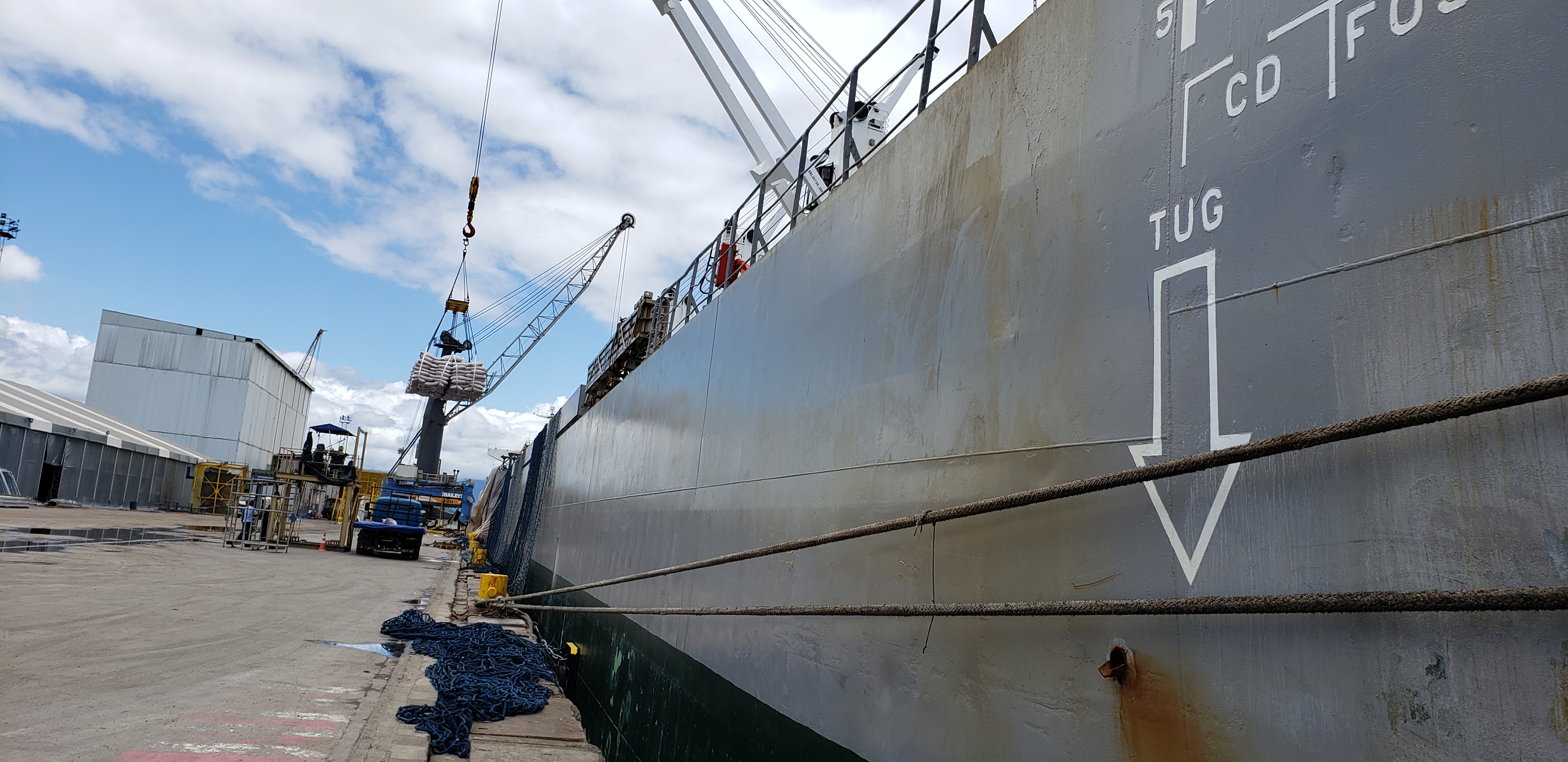 Com os dados do mês de novembro consolidados, os Portos do Paraná completam 53.561.238 toneladas movimentadas nos 11 meses de 2020. O volume é 9% maior que o alcançado no mesmo período de 2019 e 0,36% maior que o registrado durante todo o ano passado.