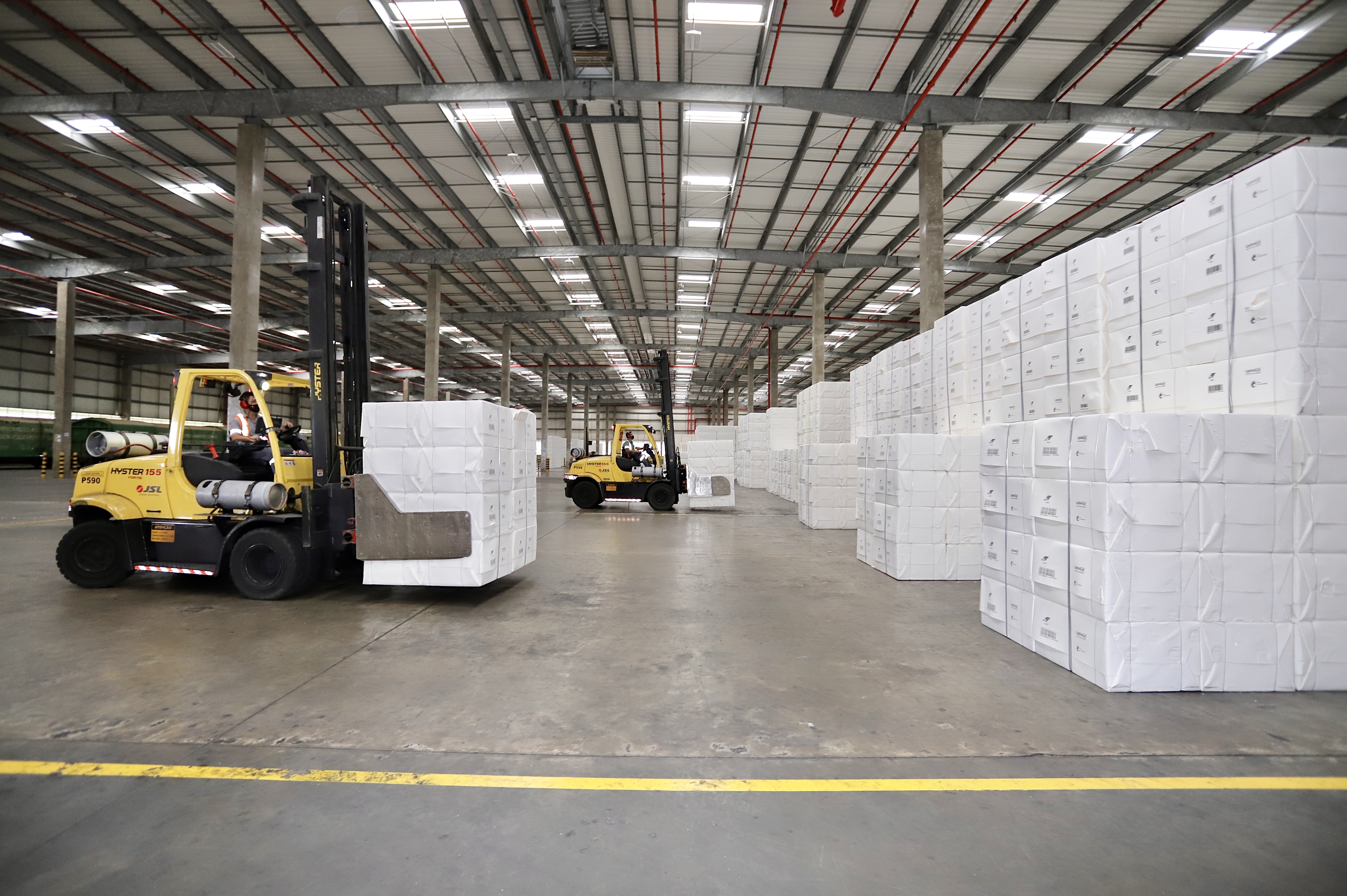 Nos primeiros dois meses deste ano foram 2.414 vagões com 154.464 toneladas. No mesmo bimestre em 2020, 1.918 vagões chegaram carregados com 122.752 toneladas do produto de exportação. A celulose é produzida na Unidade Puma da Klabin, no município de Ortigueira.