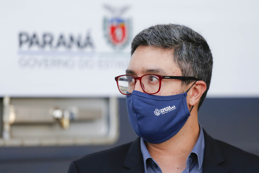 Foram arrecadadas 125 toneladas de alimentos, parte deles entregue nesta quarta-feira (31) ao governador Carlos Massa Ratinho Junior para posterior distribuição às famílias vulneráveis.  Doações fazem parta da campanha Cesta Solidária.