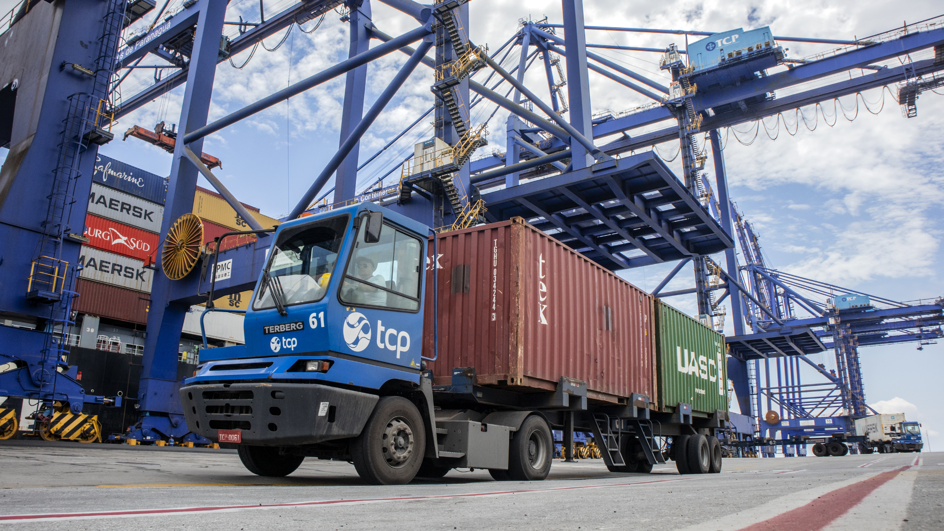 Com altas significativas na descarga de produtos dos segmentos de carga geral e granéis sólidos, os terminais de Paranaguá e Antonina movimentaram 18.262.189 toneladas, de janeiro a abril.