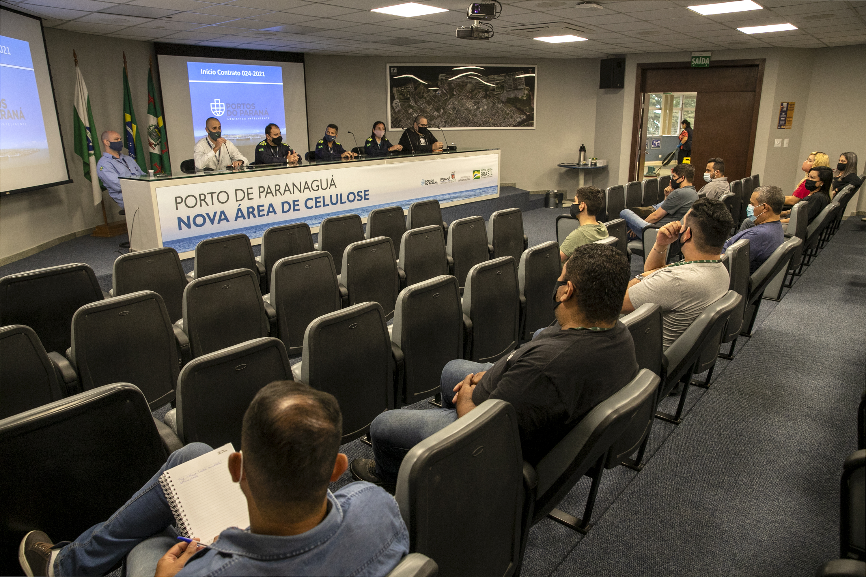 Com novo contrato de apoio à gestão da área, meta é se tornar referência e minimizar os riscos de acidentes na operação portuária. O montante será destinado ao longo dos próximos 30 meses, com dez profissionais para atuar na fiscalização, treinamentos, monitoramento e relatórios.