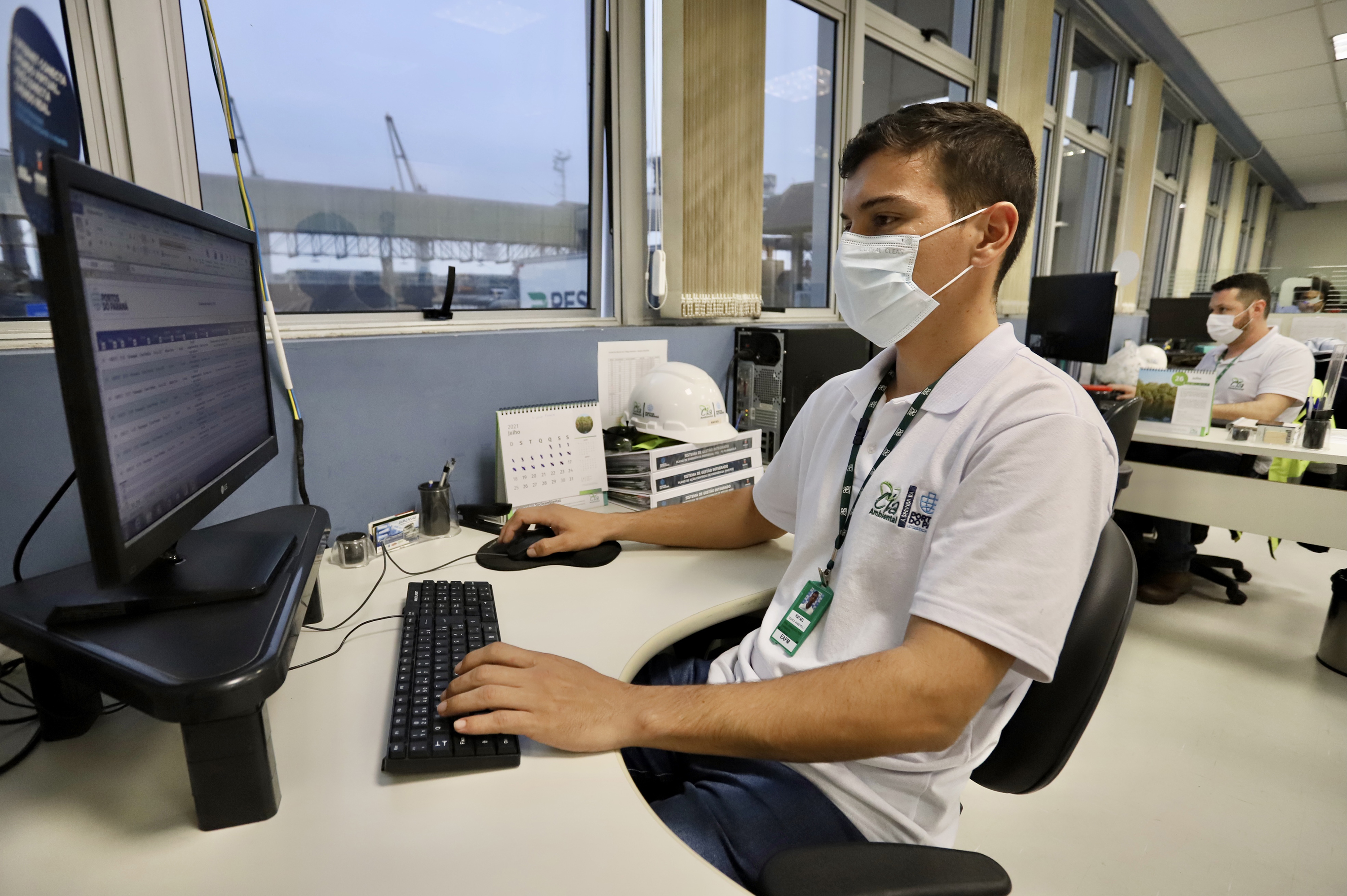 Cada vez mais, moradores dos municípios da região reforçam o time de cuidado permanente com o Meio Ambiente nos Portos de Paranaguá e Antonina.