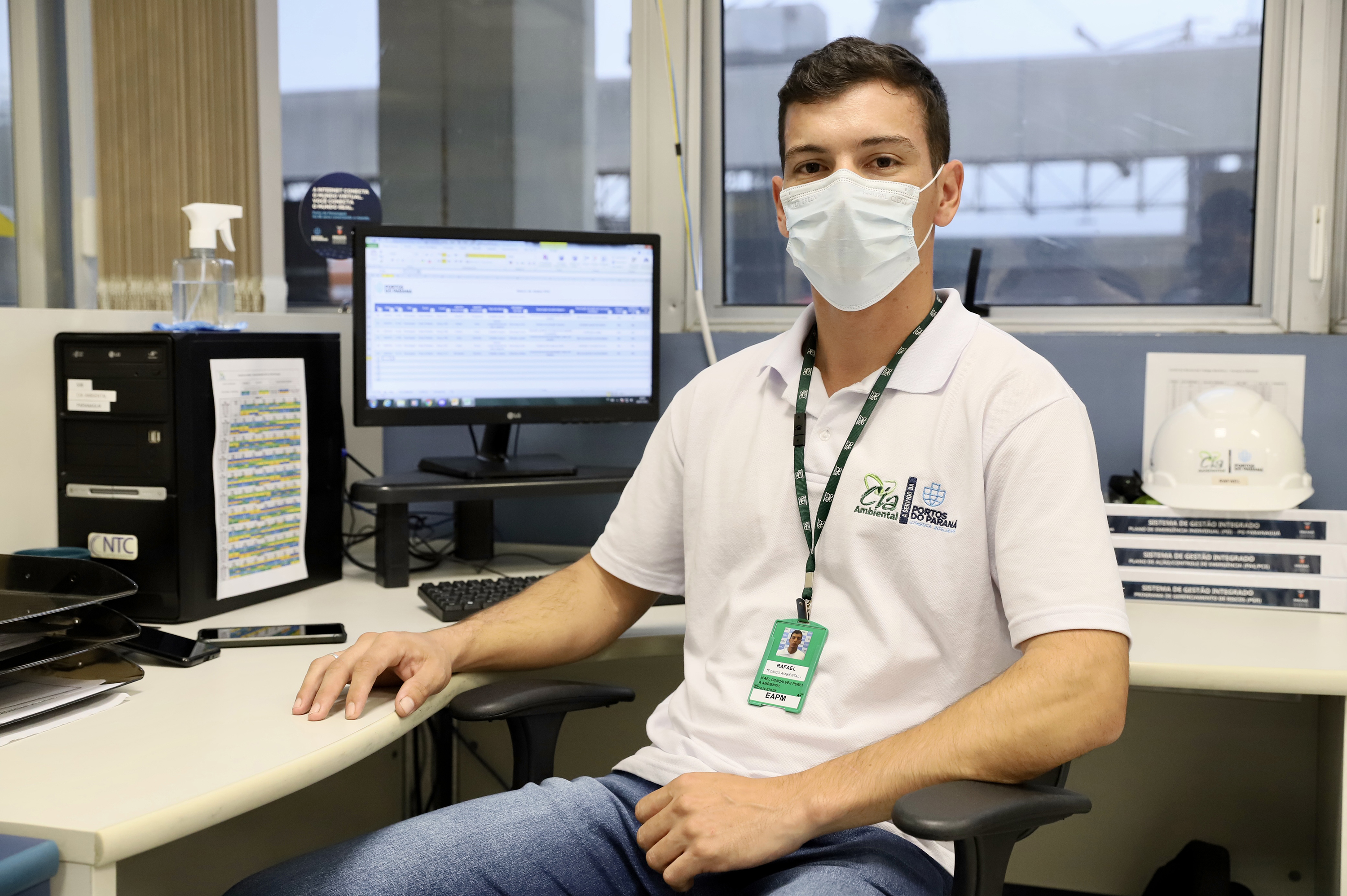 Cada vez mais, moradores dos municípios da região reforçam o time de cuidado permanente com o Meio Ambiente nos Portos de Paranaguá e Antonina.