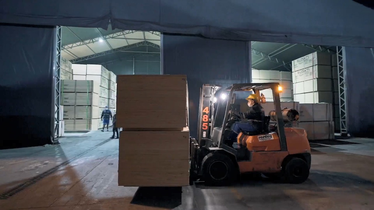 Opção dos exportadores é para driblar a falta de contêineres no mundo. Porto de Paranaguá tem tradição, estrutura de qualidade e operadores qualificados para a operação.