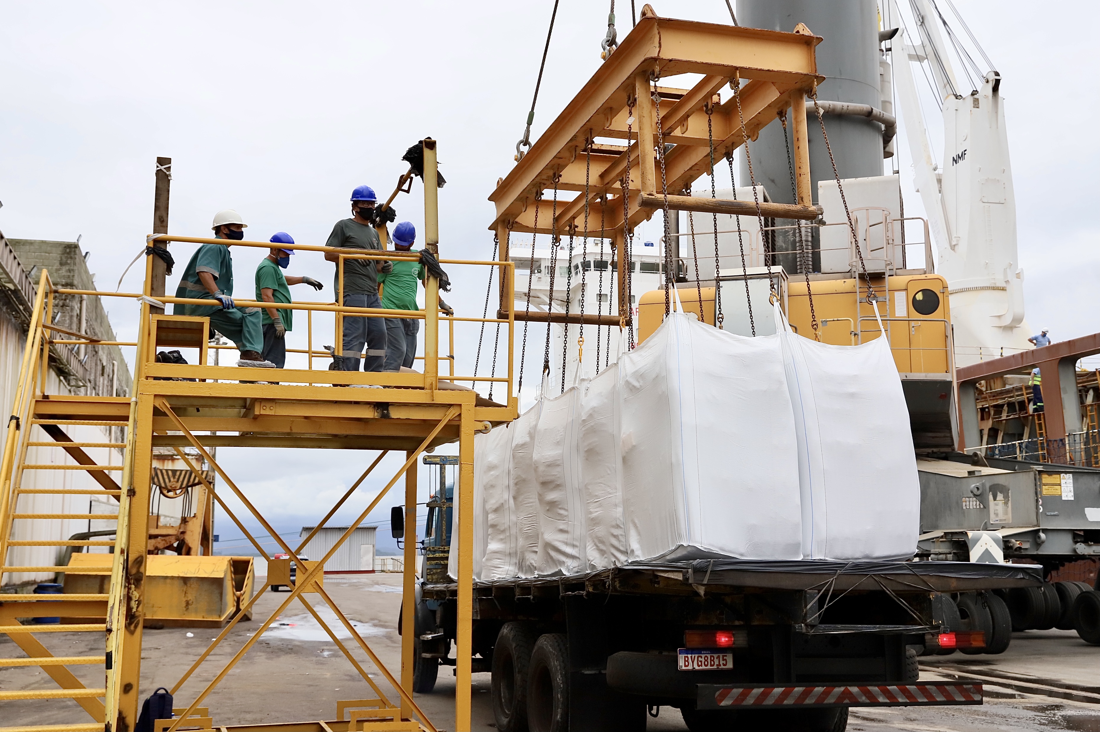 Portos do Paraná fecham setembro com um volume de 44,5 milhões de cargas movimentadas no ano