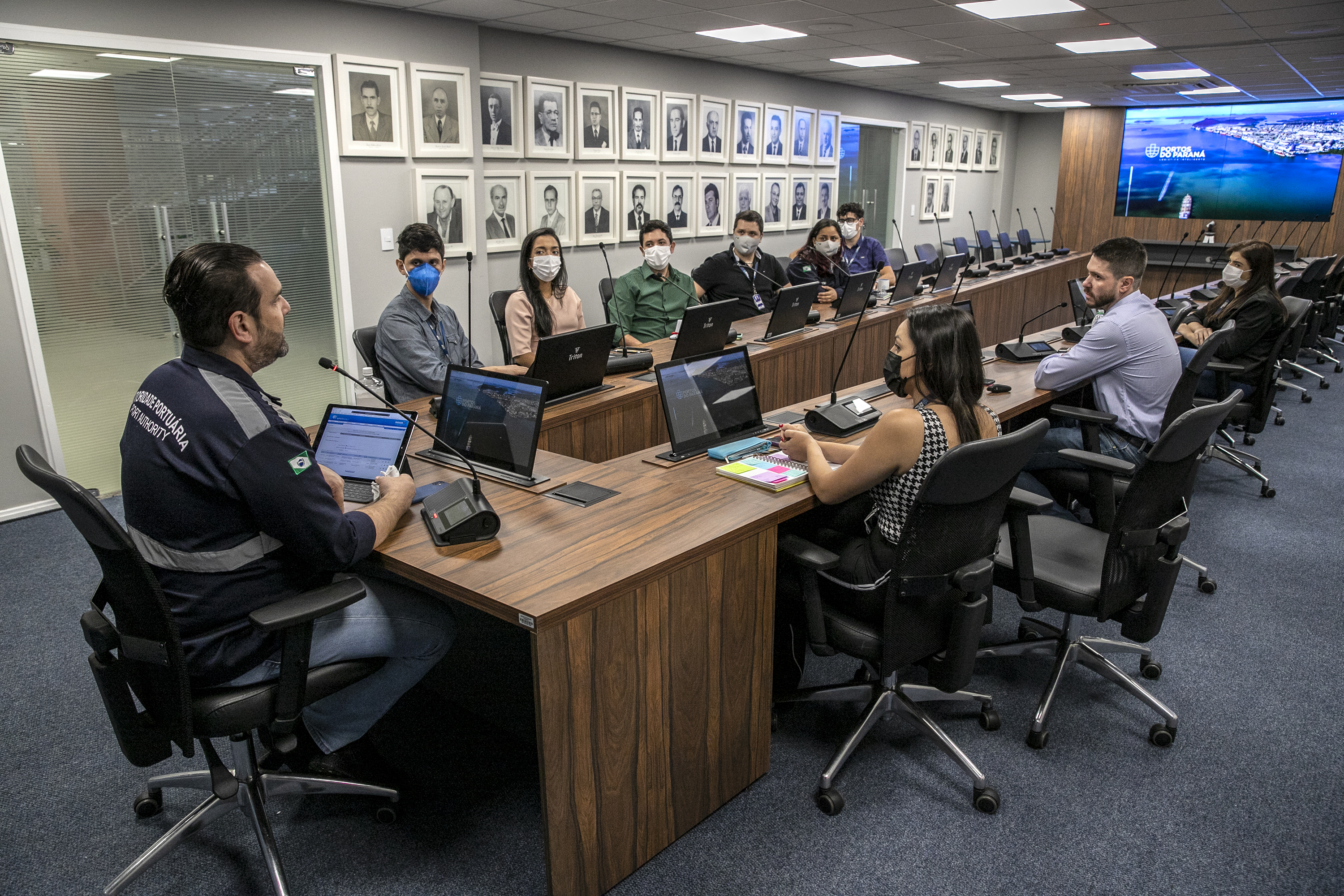 A gestão da Portos do Paraná segue sendo exemplo para portos de Norte a Sul do Brasil. Nesta quinta-feira (27), a empresa pública paranaense recebeu representantes da equipe técnica da Companhia Docas do Pará (CDP). O motivo da visita foi conhecer o caminho trilhado pelo Estado para a conquista da descentralização.