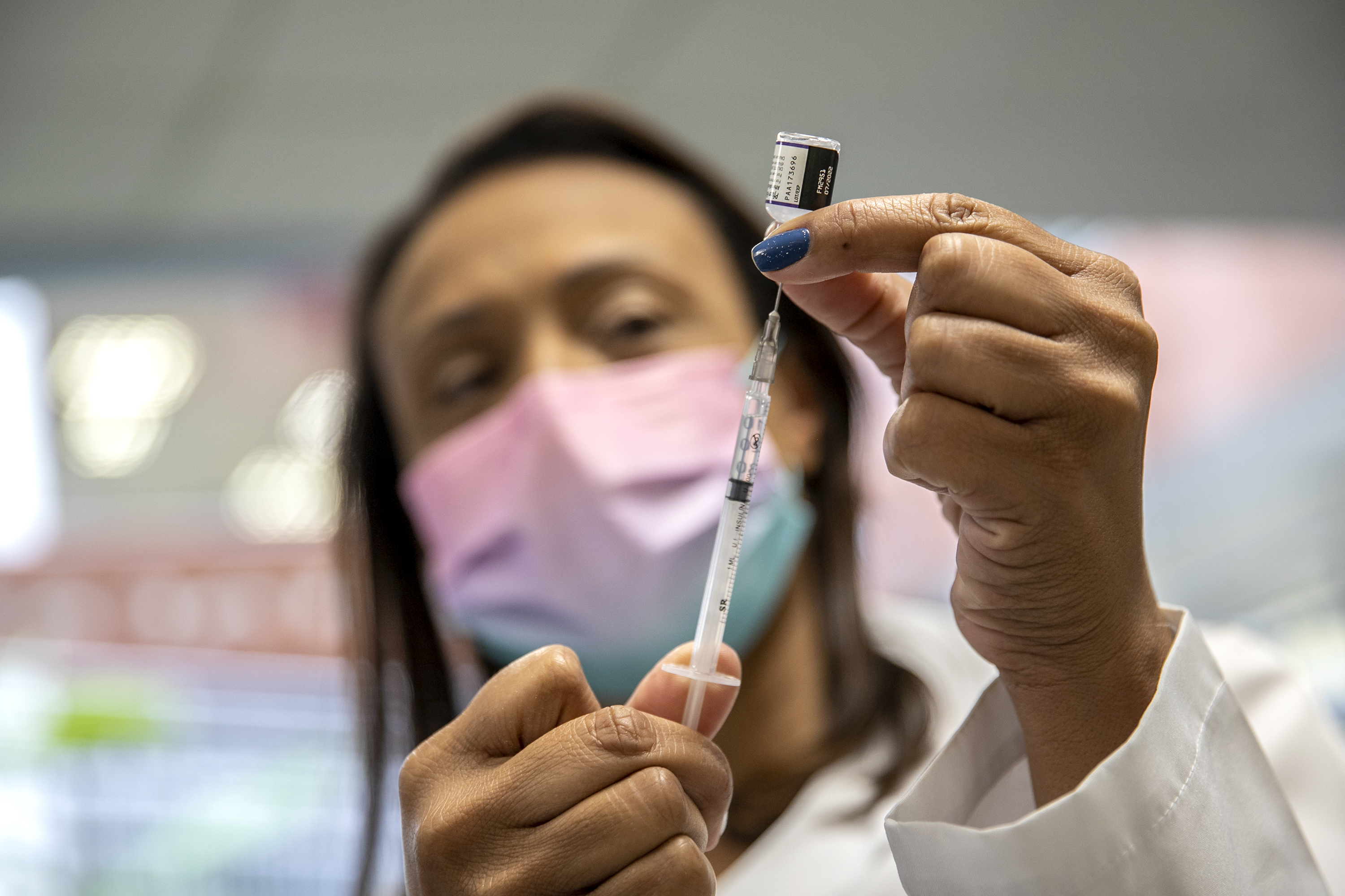 A vacinação itinerante nas sedes administrativa e operacional do Porto de Paranaguá foi concluída nesta quinta-feira (17). Ao todo, foram quase 526 trabalhadores que receberam desde a primeira até a dose de reforço contra a Covid-19 ou o imunizante contra a Gripe/Influenza.