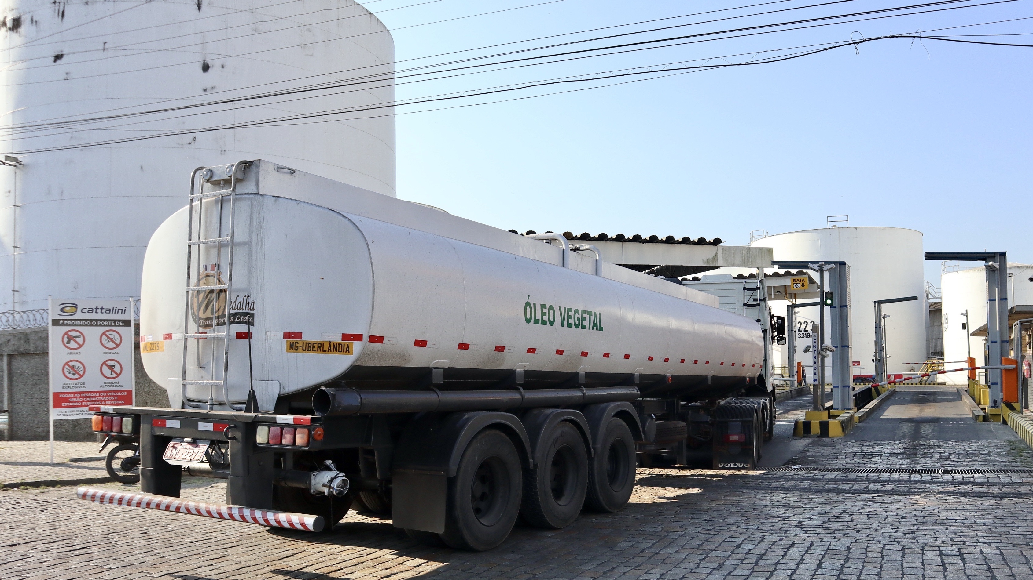 Movimentação portuária do Paraná registra alta no mês e no acumulado de outubro