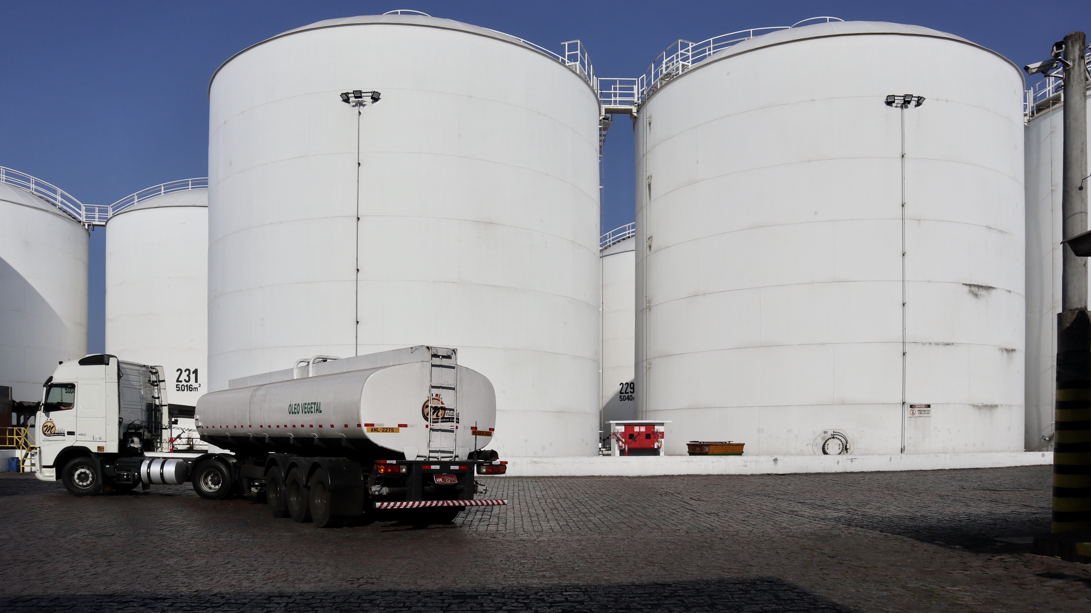 Movimentação portuária do Paraná registra alta no mês e no acumulado de outubro