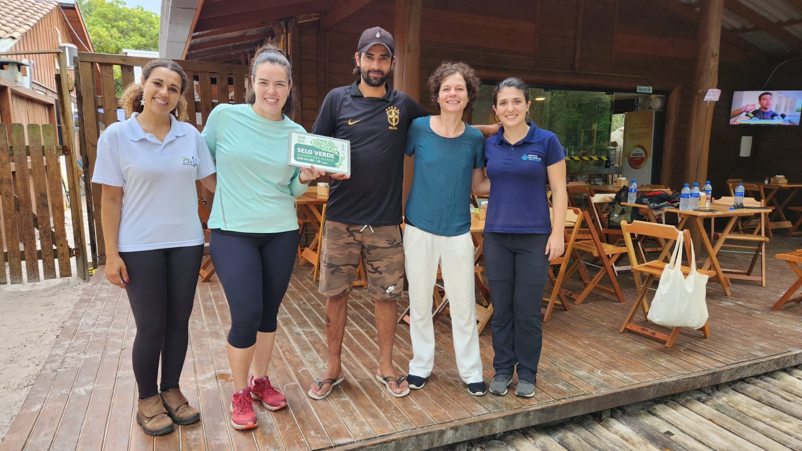 Selo Verde é uma iniciativa da Portos do Paraná, Prefeitura de Paranaguá e moradores. Ele reconhece empresas que ajudam na proteção da natureza. Neste ano 24 estabelecimentos foram credenciados.