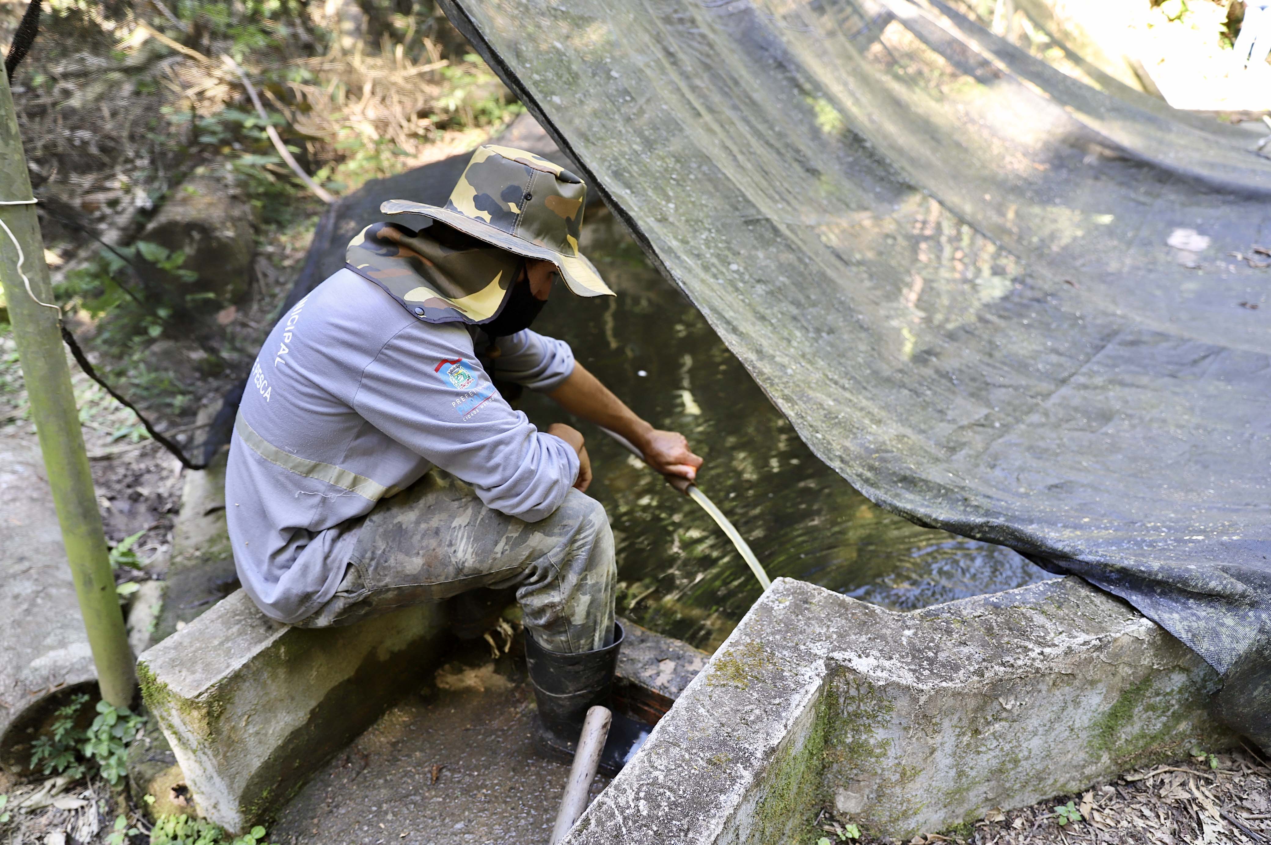 É da empresa pública o projeto Água nas Ilhas, que atende comunidades que estão na área de abrangência dos portos paranaenses. Outros cinco programas ambientais ativos, dos mais de 20 existentes, são de monitoramento do ecossistema aquático.