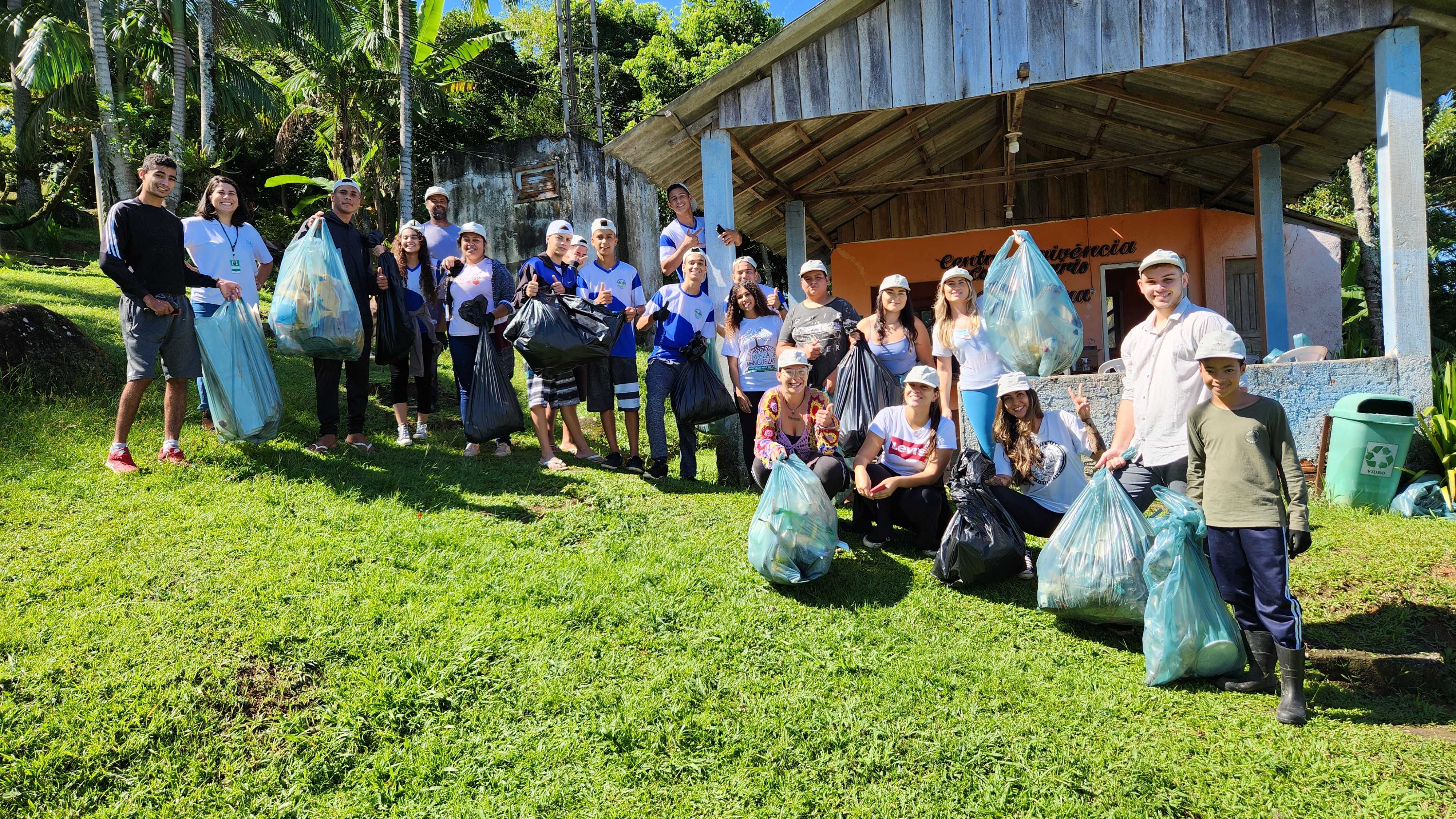 Ação preparou a comunidade para evento agendado dia 25, com oficina de confecção de biodigestores e orientações sobre saneamento básico e
