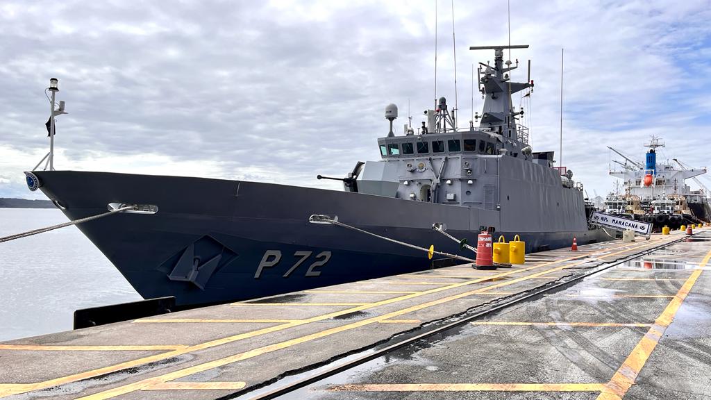 Após três dias em Paranaguá, navio-patrulha da Marinha segue em missão pela costa brasileira