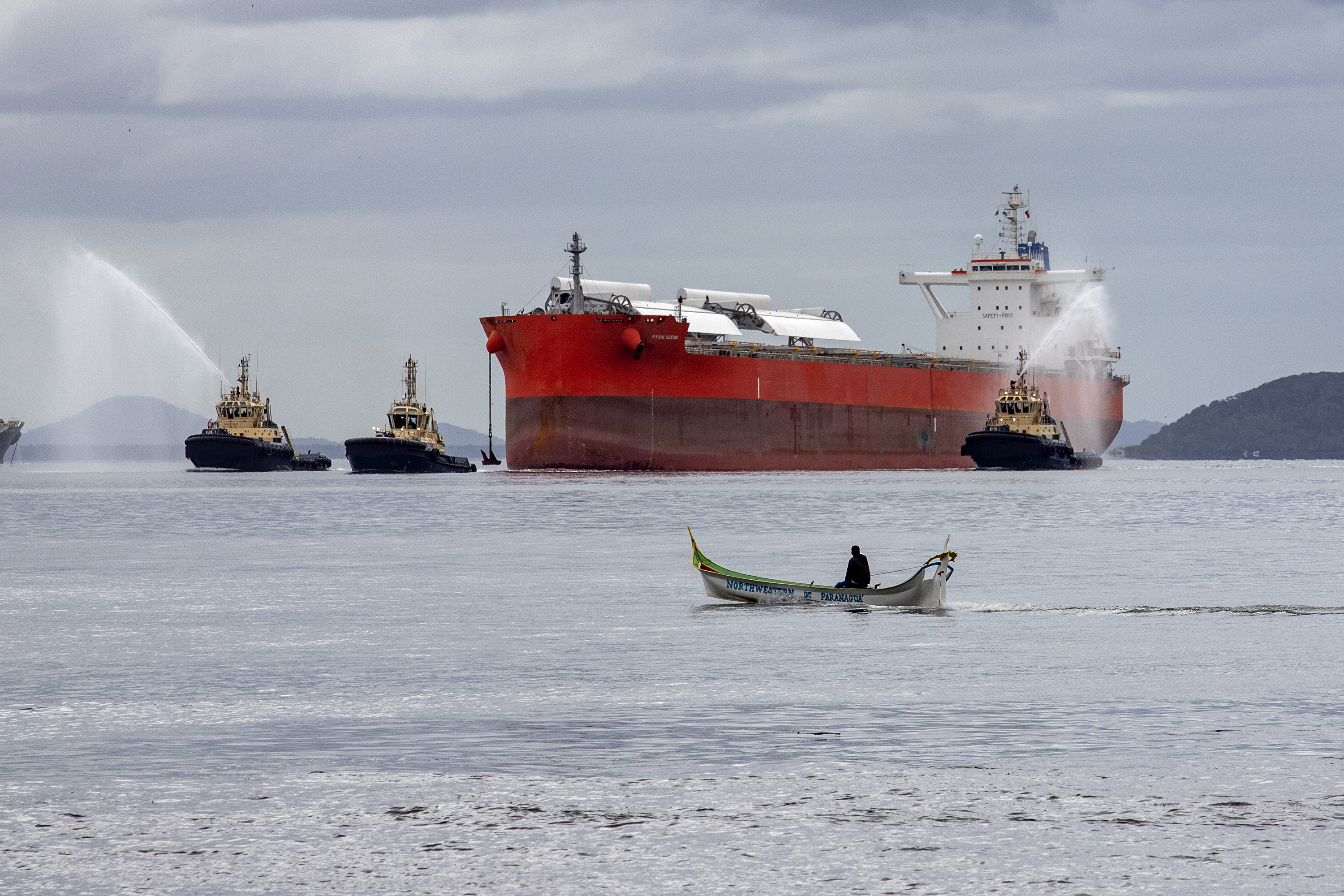 Porto de Paranaguá recebe primeiro navio